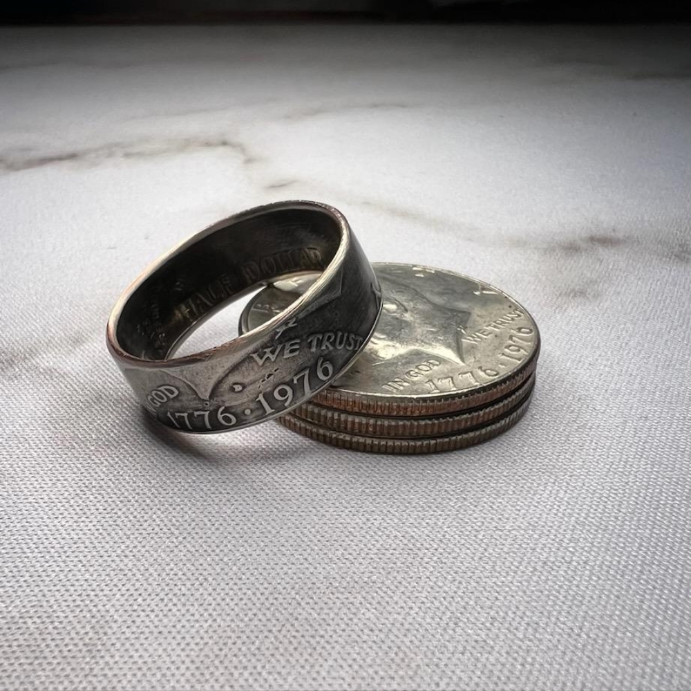 1976-1776 bicentennial half dollar coin ring